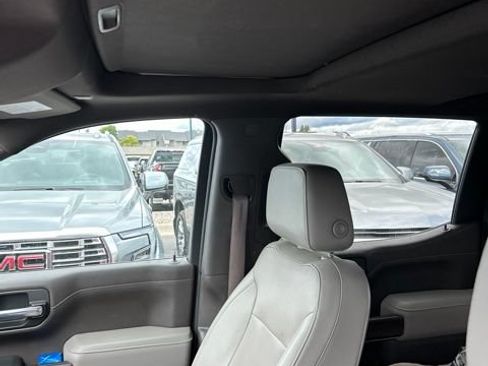 Used 2022 GMC Sierra 1500 SLT w/ SLT Convenience Package AWD/4WD image 12