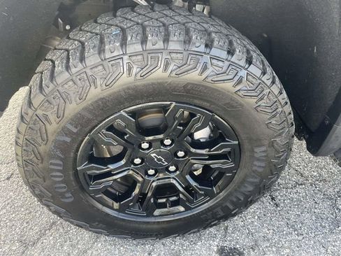 Used 2023 Chevrolet Silverado 1500 ZR2 w/ Technology Package image 11