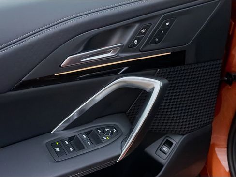 Used 2025 BMW X2 xDrive28i image 23