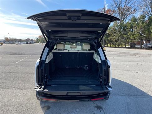 Used 2023 Land Rover Range Rover SE image 17