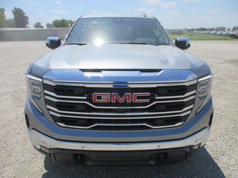 New 2026 GMC Sierra 1500 SLT w/ SLT Premium Plus Package AWD/4WD image 11