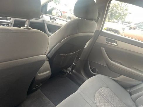 Used 2018 Hyundai Sonata SE FWD image 12