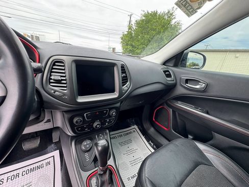 Used 2019 Jeep Compass Trailhawk AWD/4WD image 17