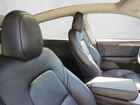 Used 2023 Tesla Model Y Long Range AWD/4WD image 13