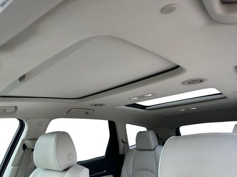 Used 2023 Buick Enclave Avenir w/ Avenir Technology Package FWD image 14