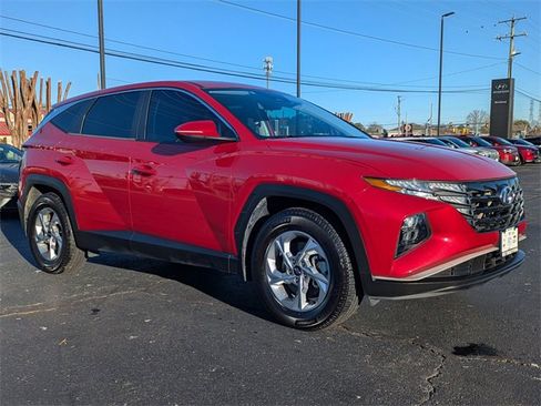Used 2022 Hyundai Tucson SE image 2