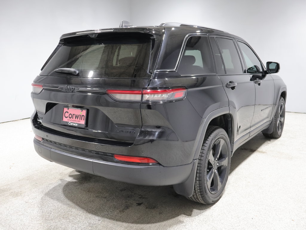 Certified 2023 Jeep Grand Cherokee Limited w/ Luxury Tech Group II AWD/4WD image 3