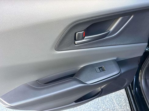 Used 2025 Toyota Prius LE FWD image 9