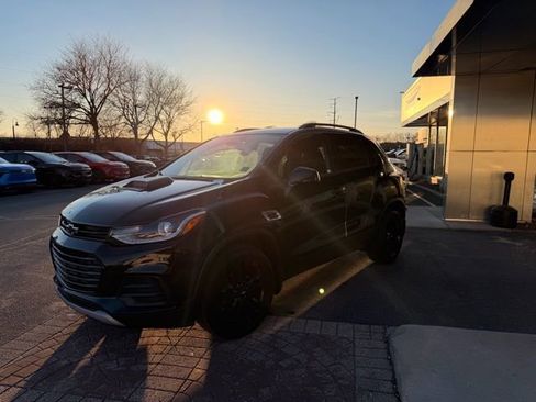 Certified 2021 Chevrolet Trax LT w/ Redline Edition image 3