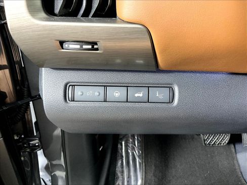 Certified 2022 Nissan Pathfinder Platinum AWD/4WD image 37