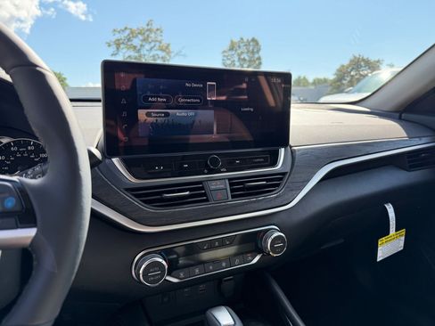 New 2025 Nissan Altima 2.5 SL image 14