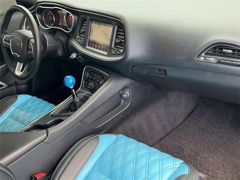 Used 2016 Dodge Challenger R/T Scat Pack w/ Leather Interior Group image 18