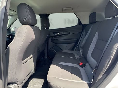 Used 2025 Chevrolet TrailBlazer LT AWD/4WD image 11