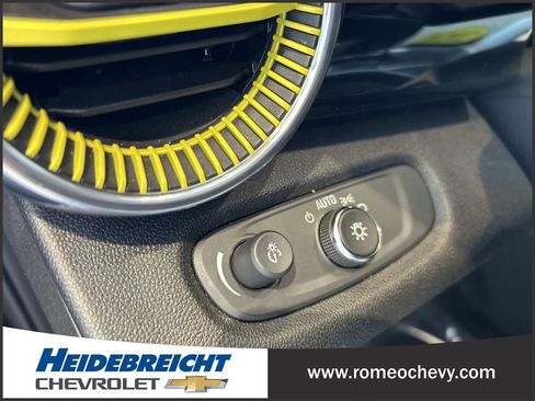 Used 2024 Chevrolet Trax ACTIV w/ Sunroof Package FWD image 29