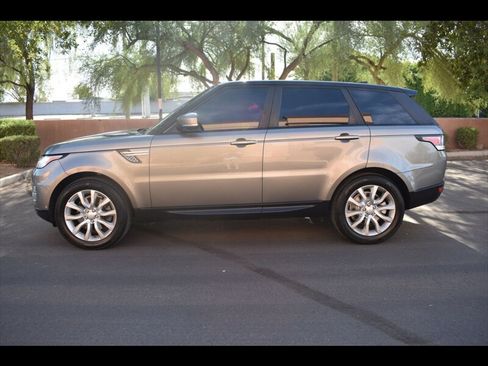 Used 2017 Land Rover Range Rover Sport HSE AWD/4WD image 4