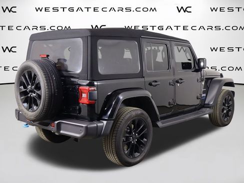 Used 2022 Jeep Wrangler Unlimited Sahara w/ Cold Weather Group AWD/4WD image 44