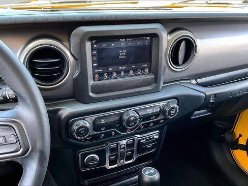 Used 2021 Jeep Wrangler Unlimited Sport AWD/4WD image 7