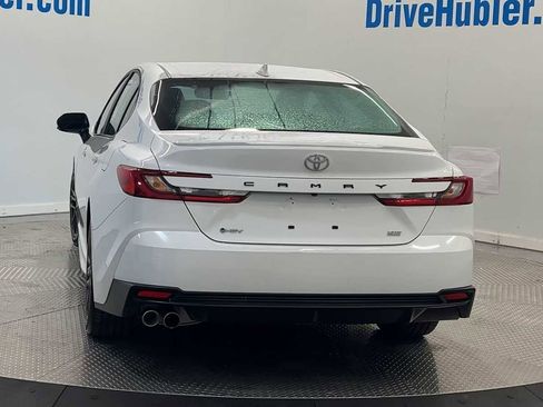 Used 2025 Toyota Camry SE image 7