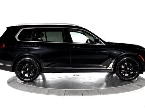 Used 2024 BMW X7 xDrive40i w/ Premium Package AWD/4WD image 9