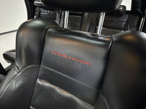 Used 2018 Jeep Grand Cherokee Trailhawk w/ Trailhawk Luxury Group AWD/4WD image 15