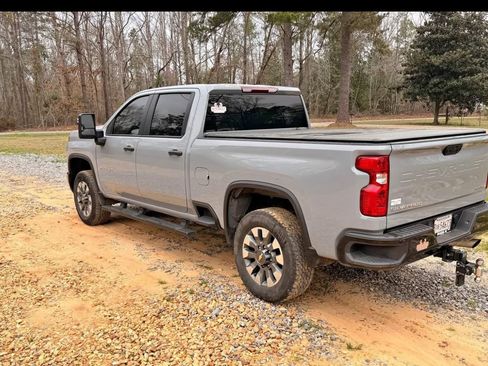 Used 2025 Chevrolet Silverado 2500 Custom w/ Custom Value Package image 3