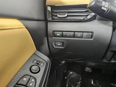 New 2025 Nissan Sentra SV w/ SV Premium Package FWD image 39