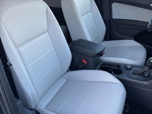 Used 2021 Volkswagen Tiguan SE R-Line image 29