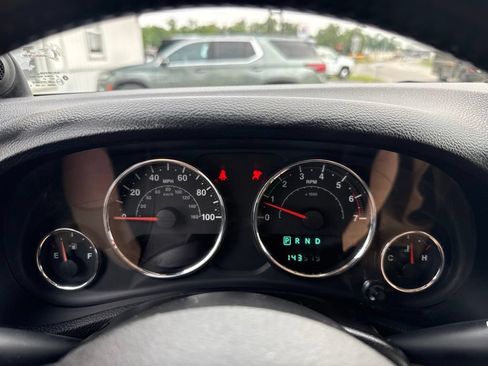Used 2011 Jeep Wrangler Rubicon w/ PWR Convenience Group AWD/4WD image 29
