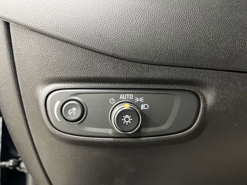 Used 2023 Chevrolet Equinox LS AWD/4WD image 17