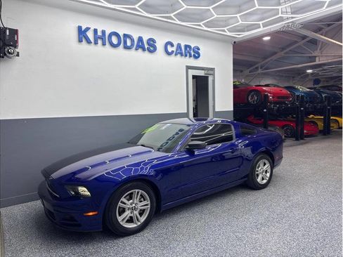 Used 2014 Ford Mustang Coupe w/ Equipment Group 102A RWD image 2