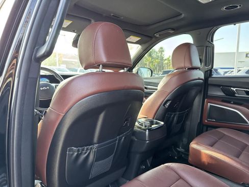 Used 2024 Kia Telluride SX w/ Towing Package image 17