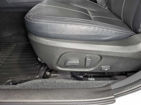 Used 2017 Subaru Forester 2.5i Touring AWD/4WD image 38
