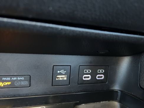 Used 2025 Toyota Camry LE image 18