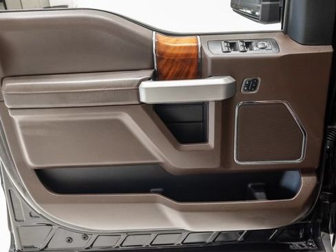 Used 2018 Ford F150 King Ranch w/ Equipment Group 601A Luxury AWD/4WD image 7