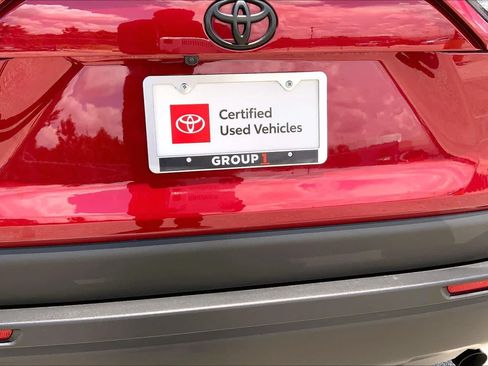 Certified 2025 Toyota RAV4 LE FWD image 10
