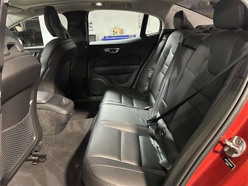 Used 2023 Volvo S60 B5 Plus image 13