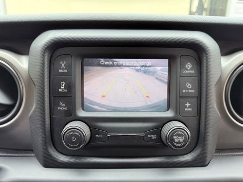 Used 2020 Jeep Wrangler Unlimited Sport image 17