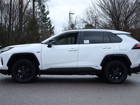 Used 2025 Toyota RAV4 XLE image 2