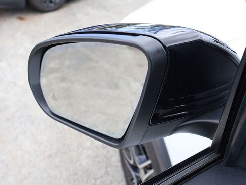 Used 2023 Mercedes-Benz GLB 250 image 36