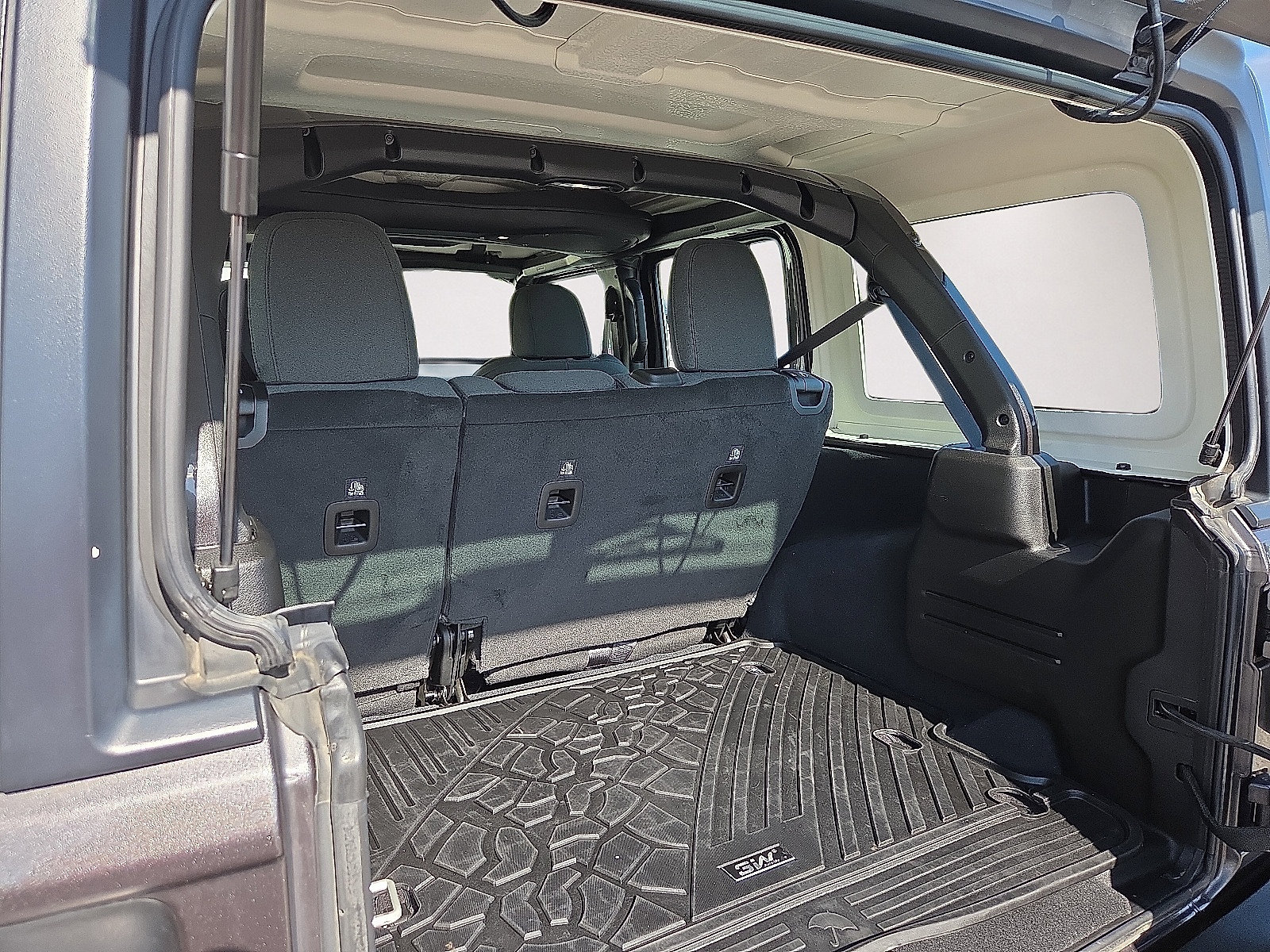 Used 2024 Jeep Wrangler Unlimited Sport AWD/4WD image 18