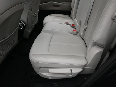 Used 2025 Kia Sorento S w/ Panoramic Sunroof Package FWD image 37