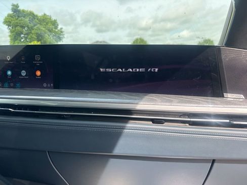 Used 2025 Cadillac Escalade IQ Luxury 2 w/ LPO, Premium Carpet Package AWD/4WD image 23