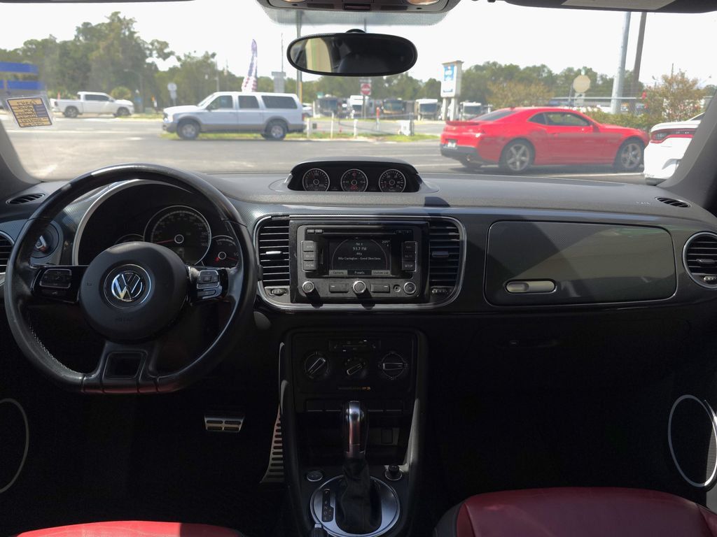 Used 2014 Volkswagen Beetle R-Line FWD image 15