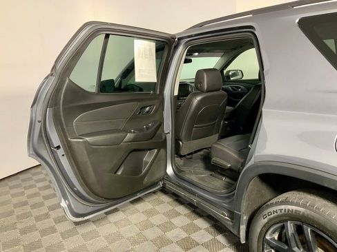 Used 2021 Chevrolet Traverse LT image 26