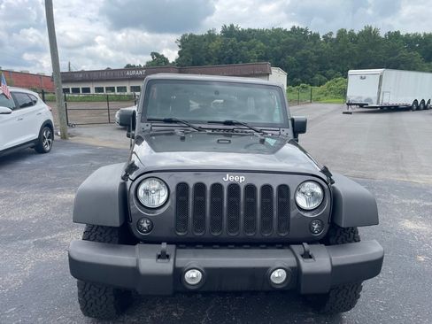 Used 2018 Jeep Wrangler Unlimited Sport AWD/4WD image 9