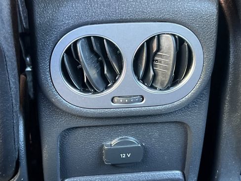 Used 2017 Volkswagen Tiguan Limited w/ Premium Package FWD image 14