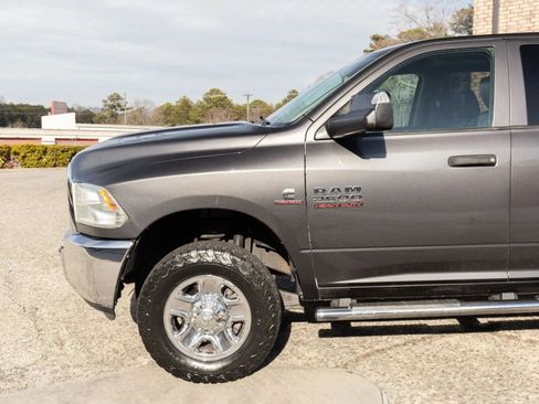 Used 2017 RAM 2500 Tradesman w/ Chrome Appearance Group AWD/4WD image 4