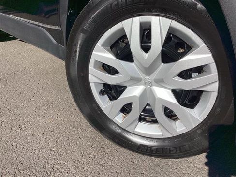 Certified 2025 Toyota Corolla Cross L AWD/4WD image 5