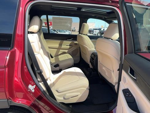 New 2026 Jeep Grand Cherokee L Limited w/ Limited Altitude Package AWD/4WD image 26