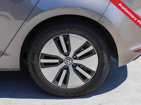 Used 2016 Volkswagen e-Golf SE FWD image 12